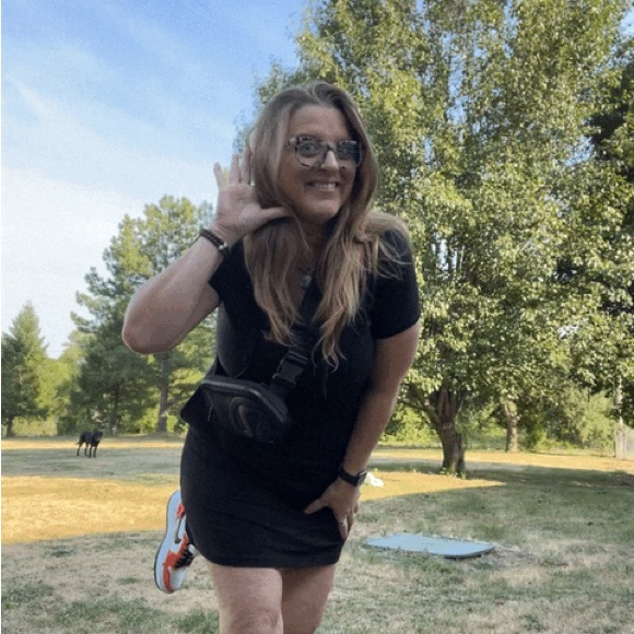 Meet your Posher, Michele - Picture 5 of 5